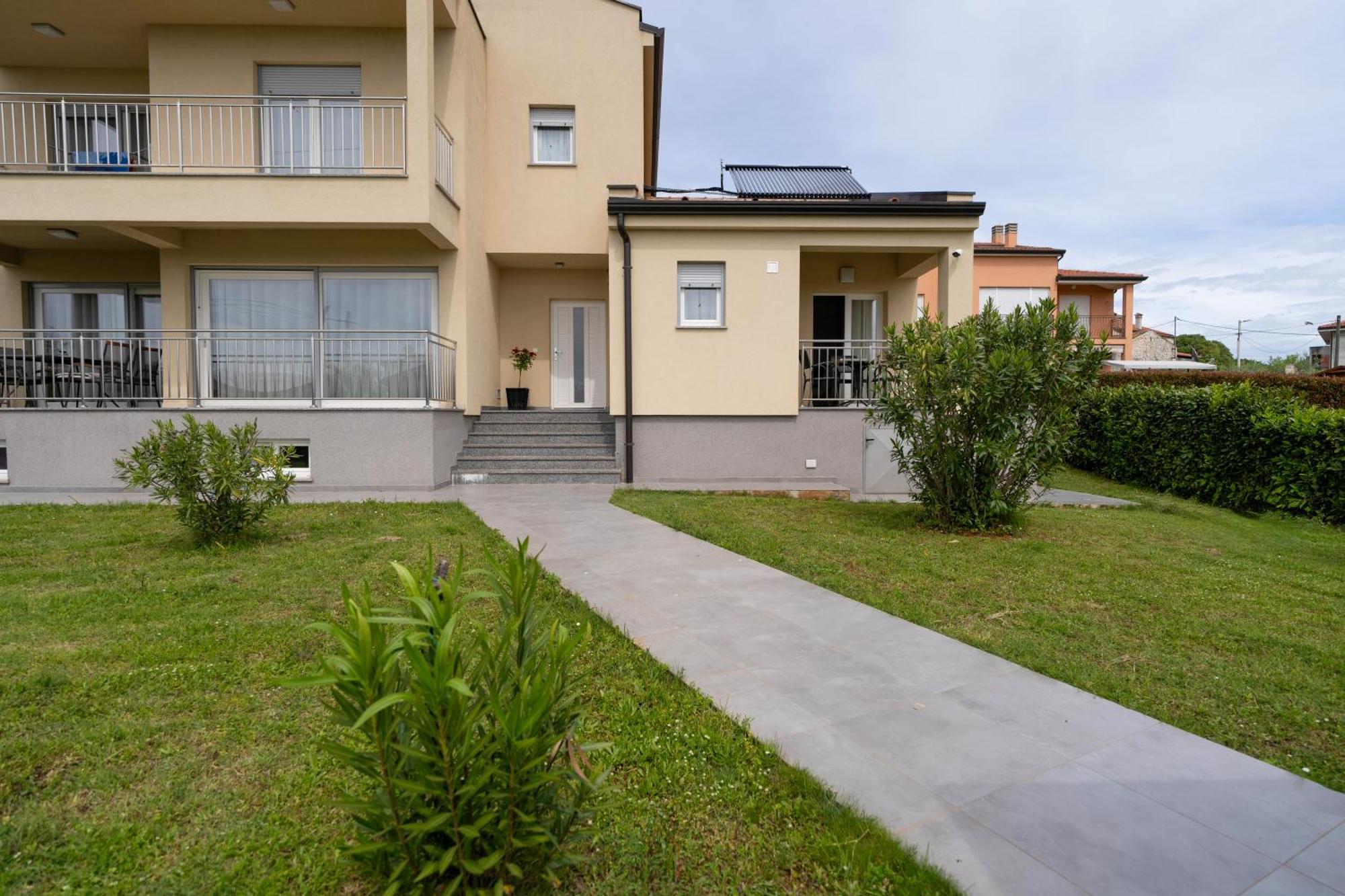 Dani'S Place Porec Exterior photo